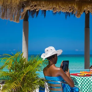 legends-beach-resort.hotelsmontegobay.org/